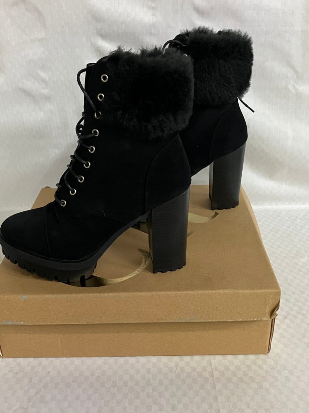 Charlotte Russe Starlet-08 Heeled Boots Women's Size 8 Black Faux Fur Lace Up - Picture 3 of 6